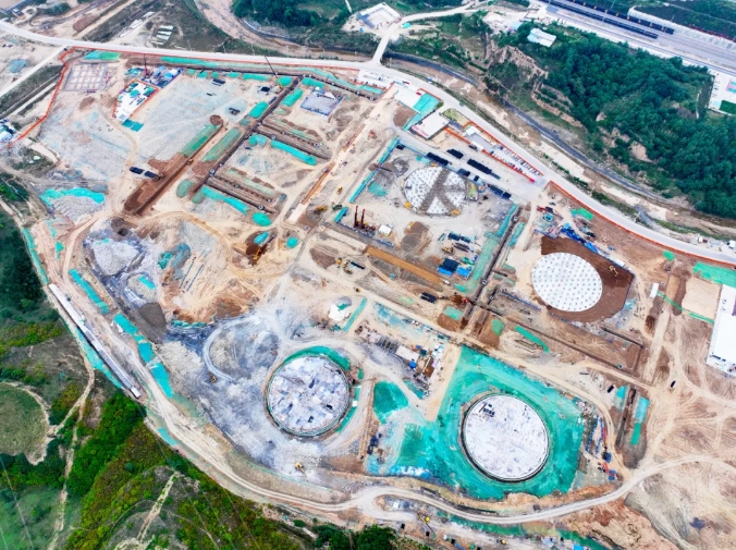 提前完工！延安天然气储气调峰项目两储罐完成基础合龙