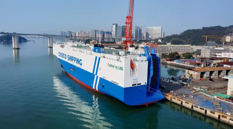 7500车位LNG双燃料汽车运输船“桂江口”轮在厦门命名交付
